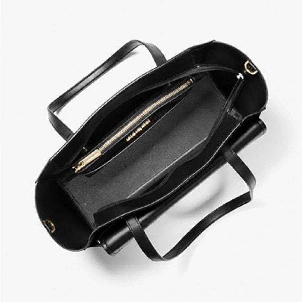 Michael Kors Maisie Large
Pebbled Leather 3-in-1 Tote Bag Black - Picture 4 of 9